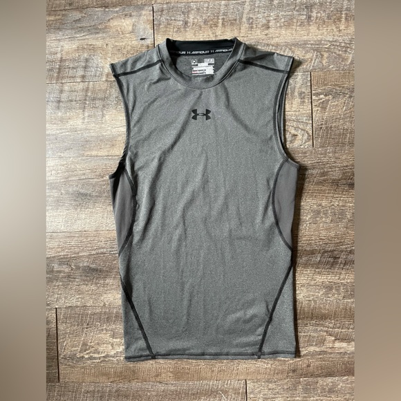 NWOT Mens Under Armor Sleeveless Compression Gray Shirt Medium - Picture 2 of 7